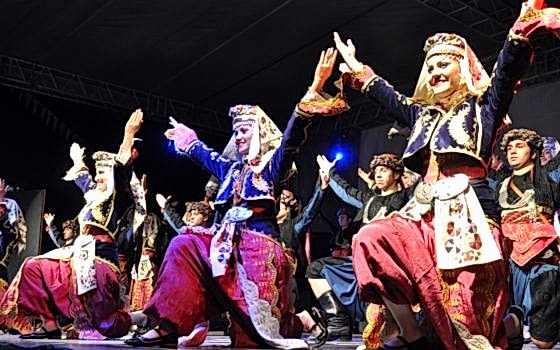 Ege denilince akla zeybek dansı gelir